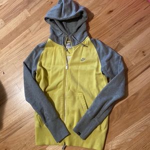 NIKE gray & yellow sweatshirt